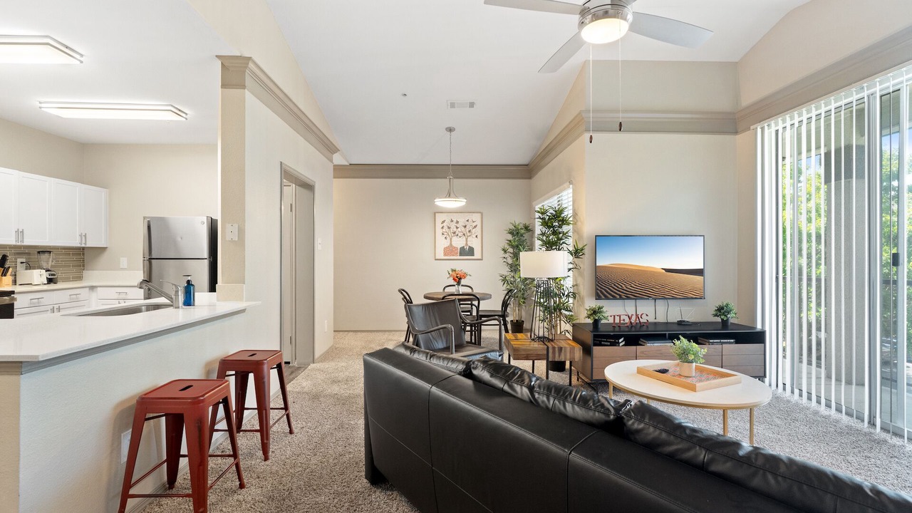 Photo of Livingroom in North Burnet