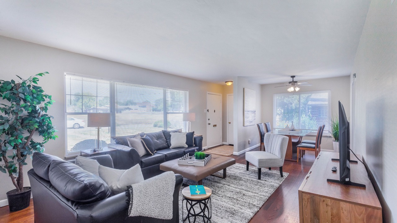 Photo of Livingroom in Clayton