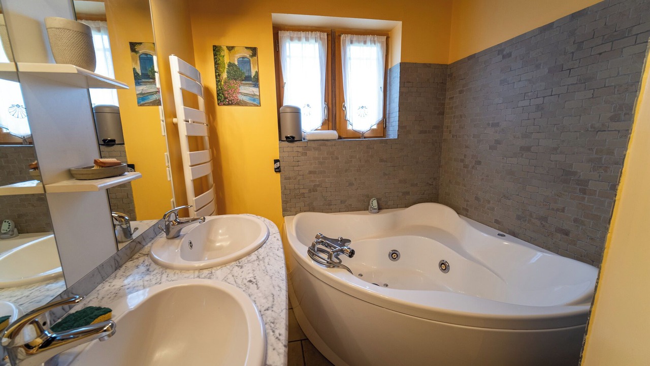 Photo of Bathroom in Gouaux-de-Larboust