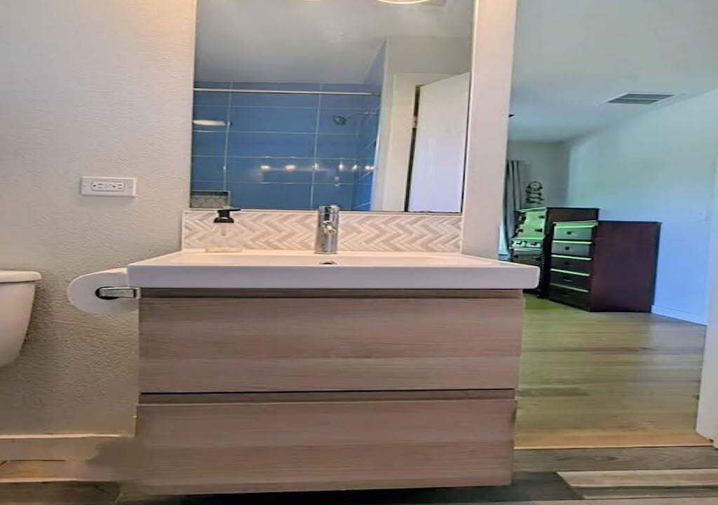 Photo of Bathroom in Manchaca