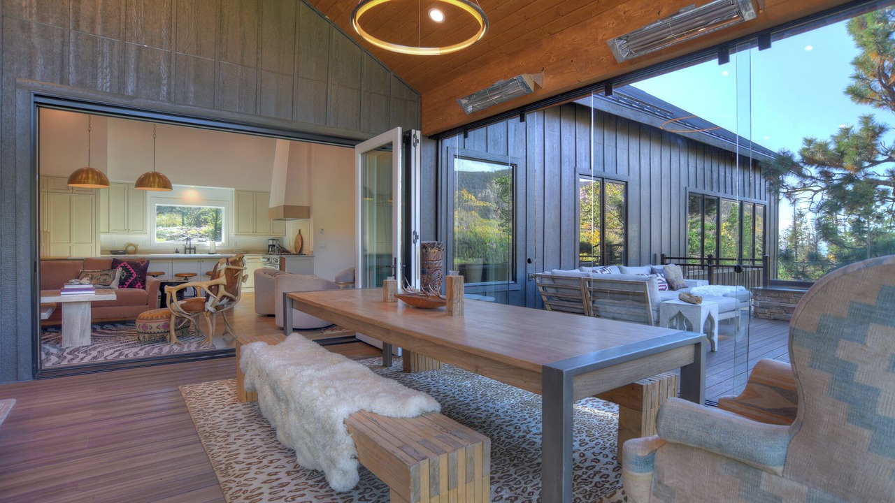 Photo of Livingroom in Columbine Lake