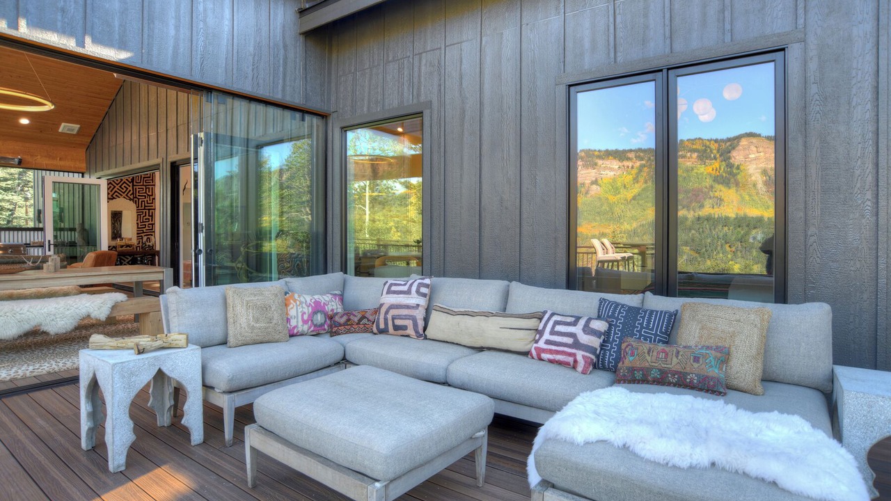 Photo of Patio Balcony in Columbine Lake