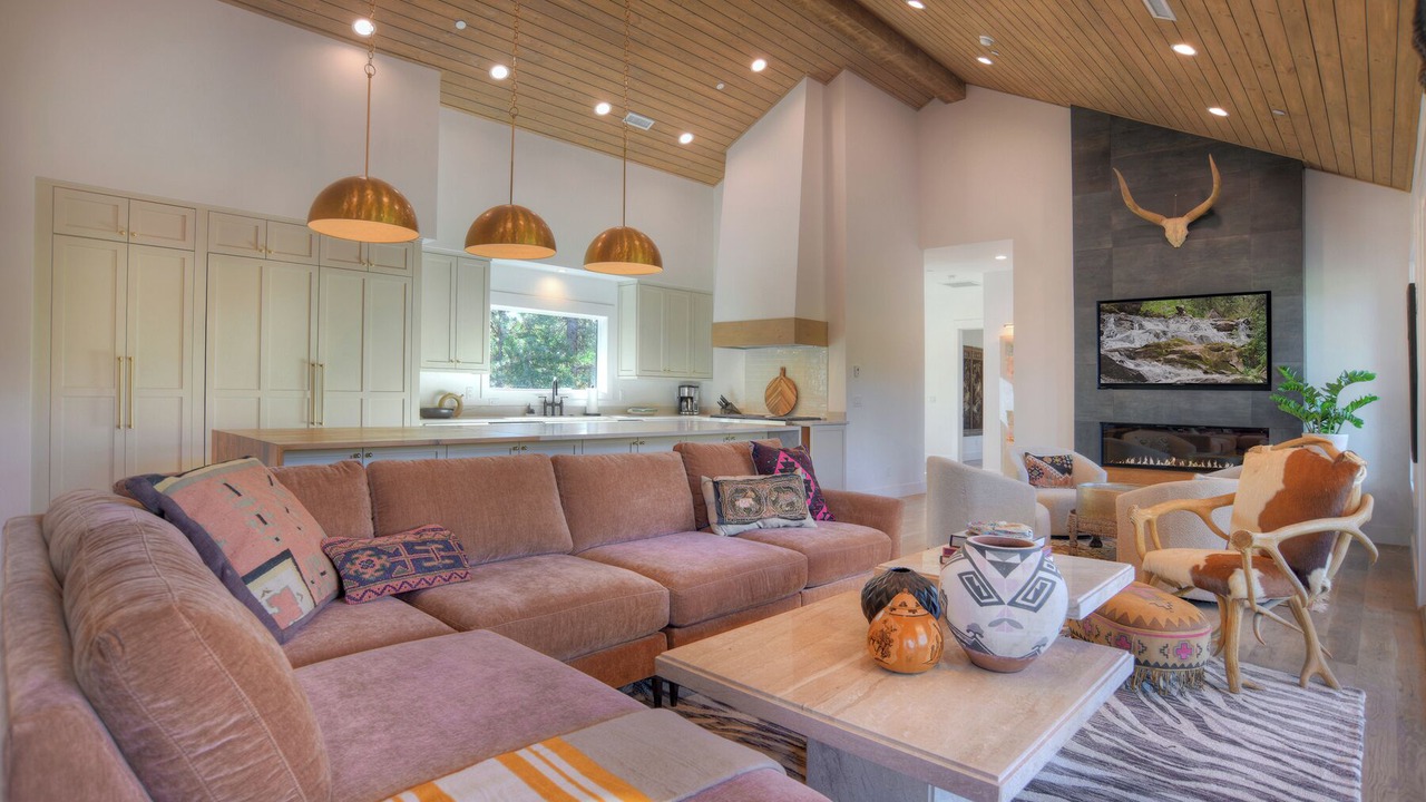 Photo of Livingroom in Columbine Lake