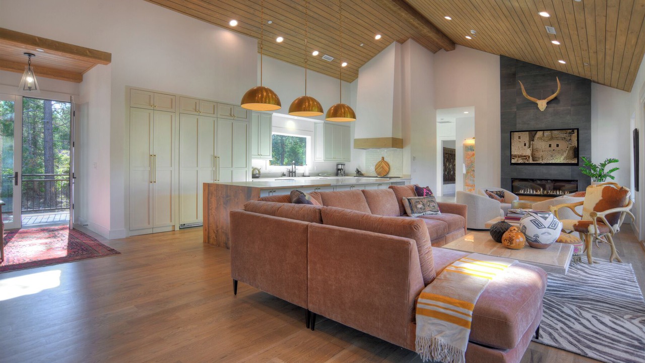 Photo of Livingroom in Columbine Lake