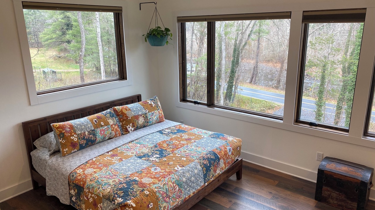 Photo of Bedroom in Rockbridge Baths