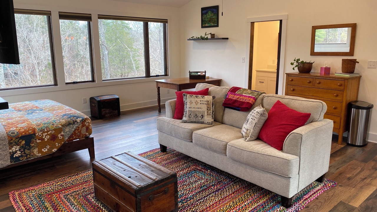 Photo of Livingroom in Rockbridge Baths