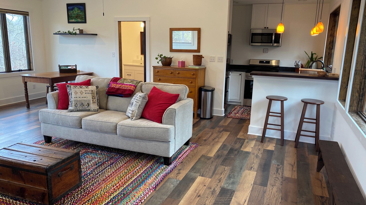 Photo of Livingroom in Rockbridge Baths