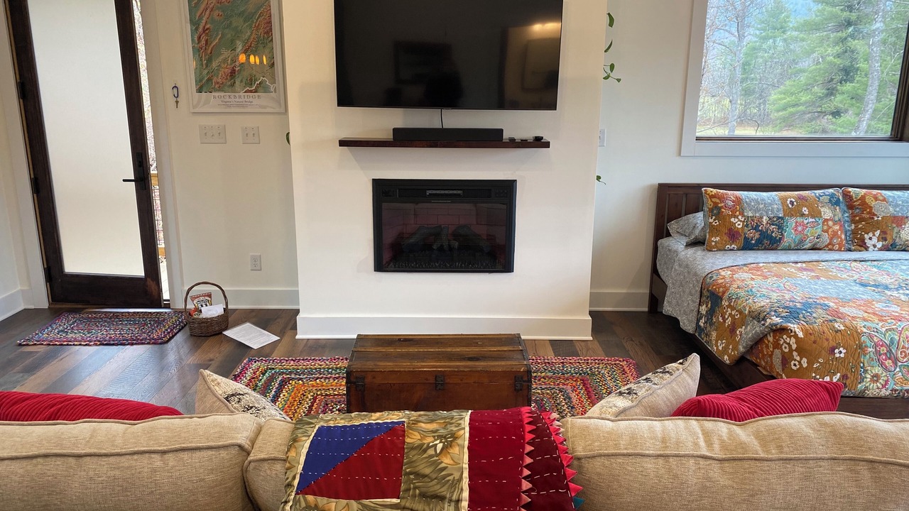 Photo of Bedroom in Rockbridge Baths