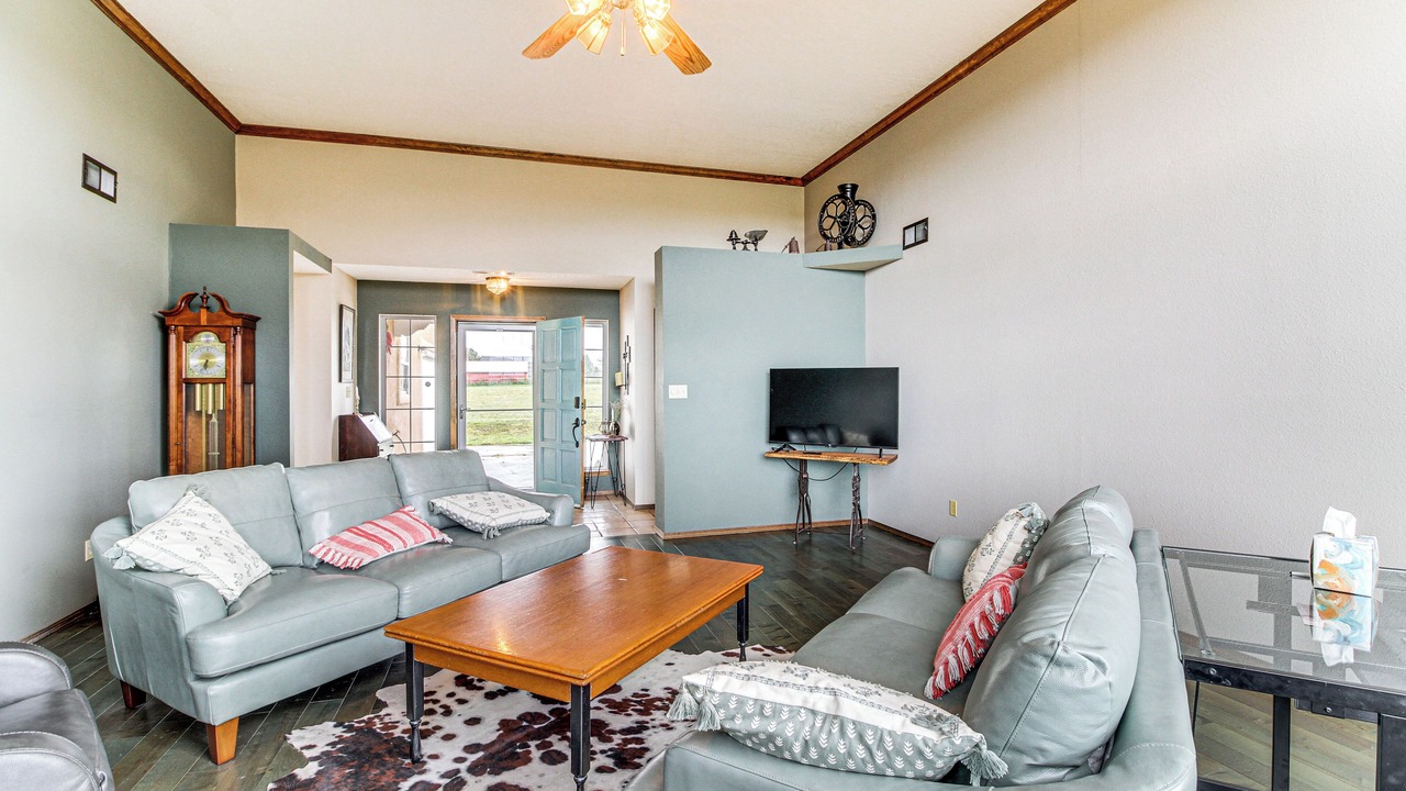 Photo of Livingroom in Edgewood