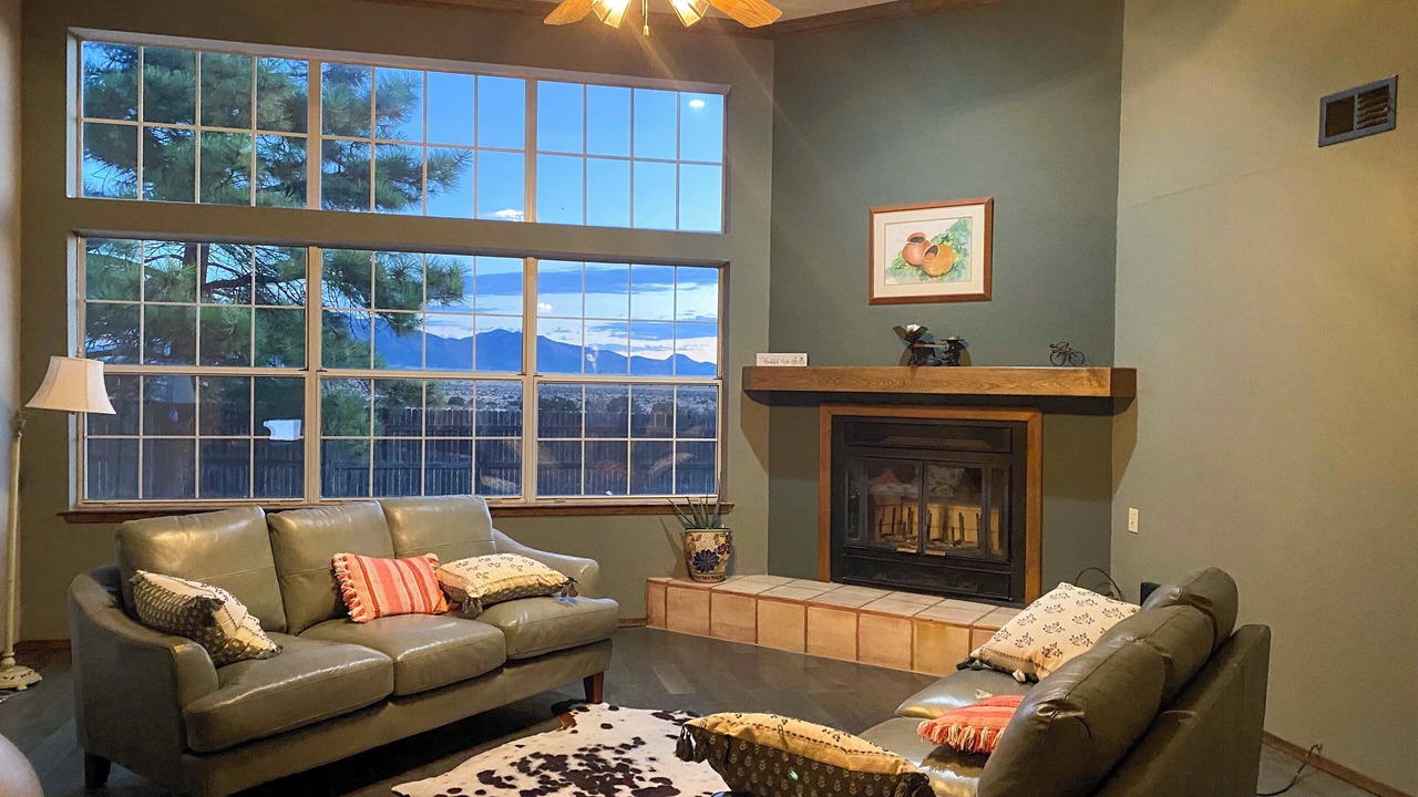 Photo of Livingroom in Edgewood