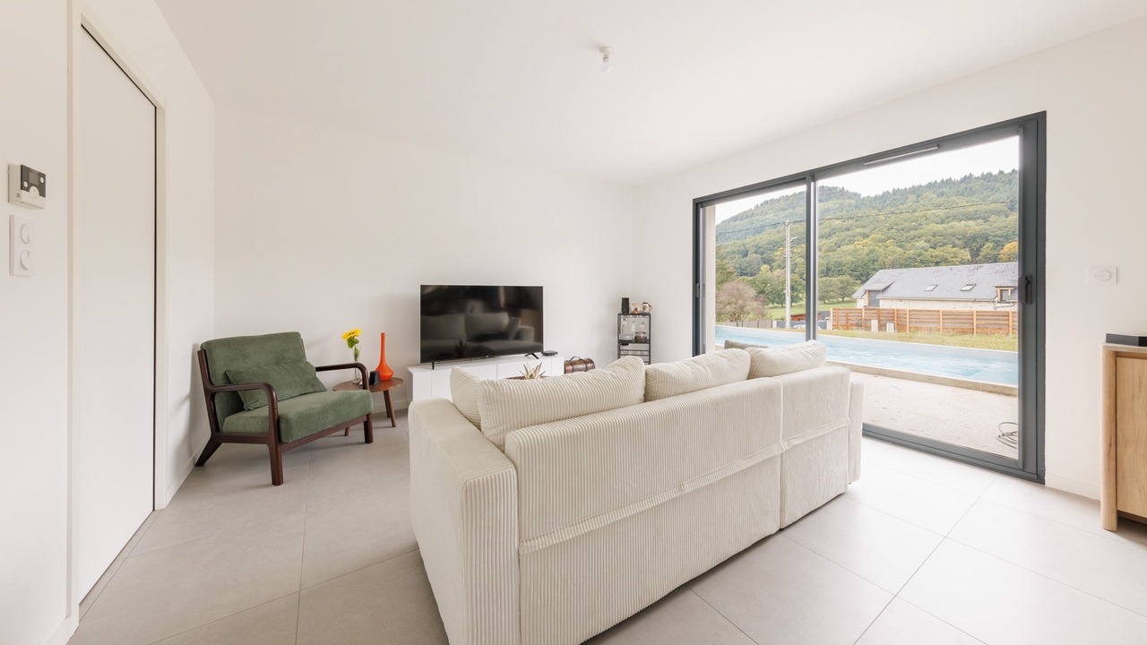 Photo of Livingroom in Ydes