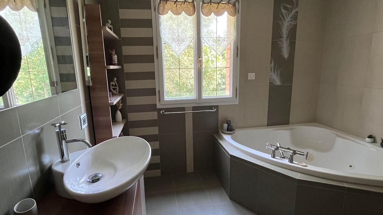 Photo of Bathroom in Labecede-Lauragais