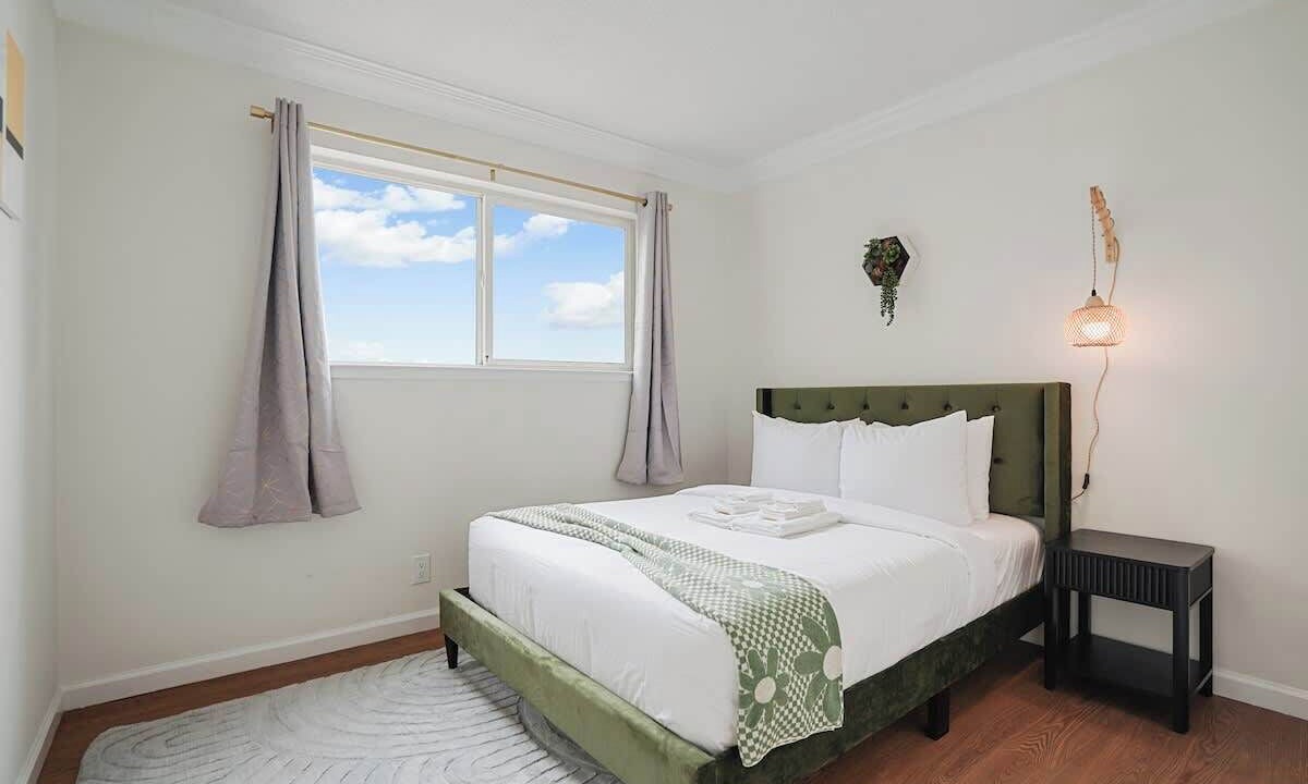 Photo of Bedroom in Pacifica