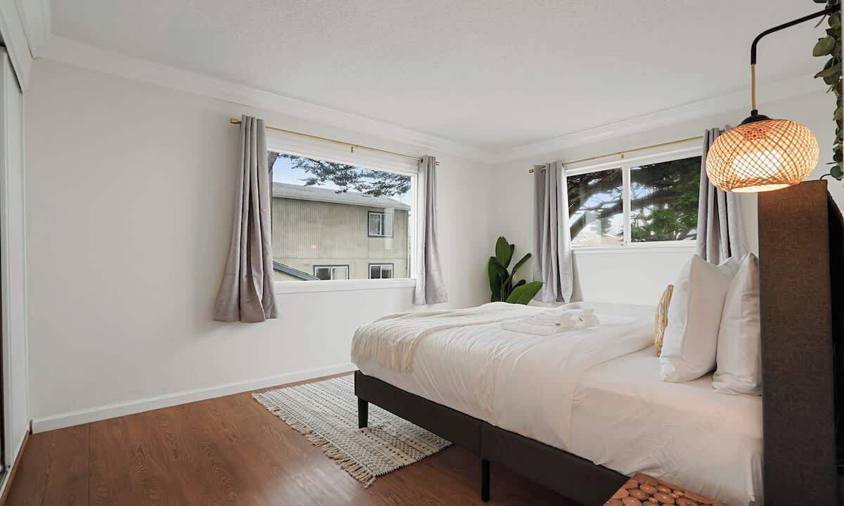 Photo of Bedroom in Pacifica