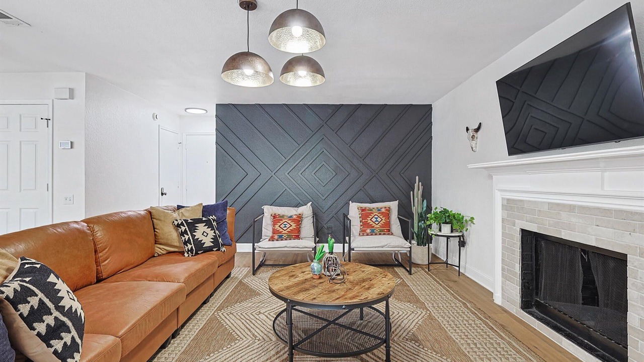 Photo of Livingroom in North Richland Hills