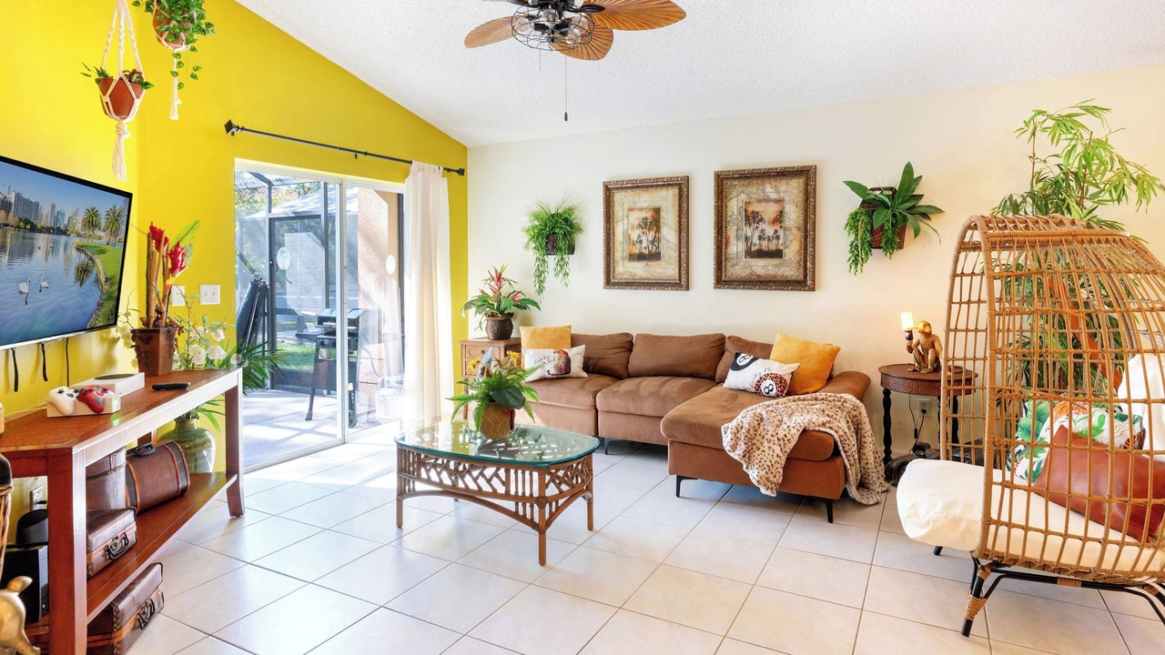 Photo of Livingroom in Seasons