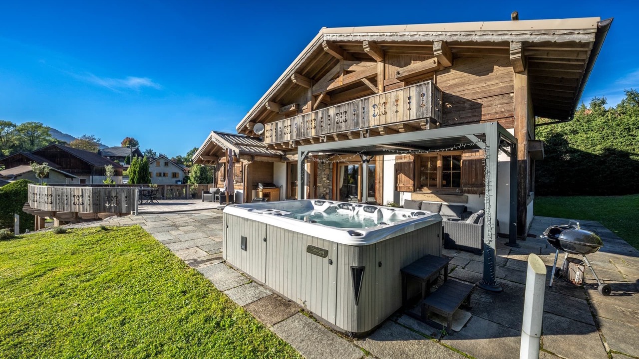 Photo of Patio Balcony in Chatillon-sur-Cluses