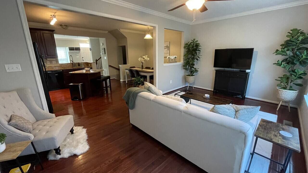 Photo of Livingroom in Charlottesville