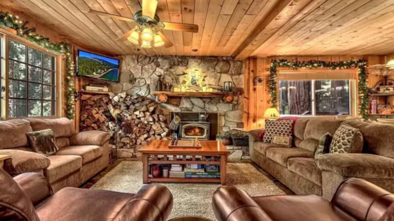 Photo of Livingroom in Strawberry