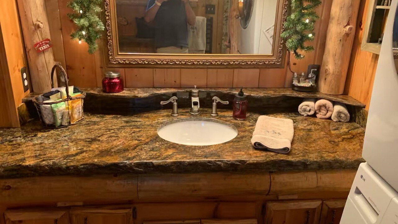 Photo of Bathroom in Strawberry