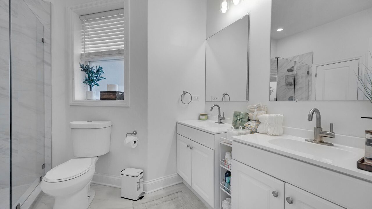 Photo of Bathroom in Bronzeville