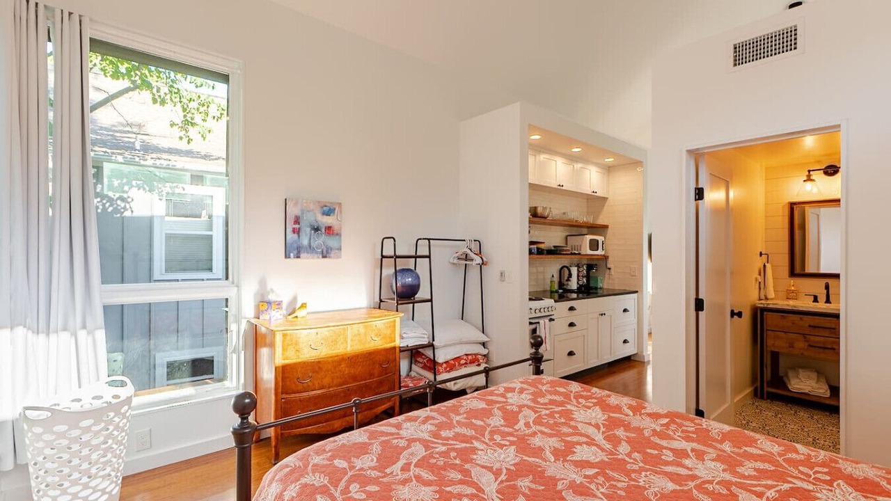 Photo of Bedroom in North Downtown
