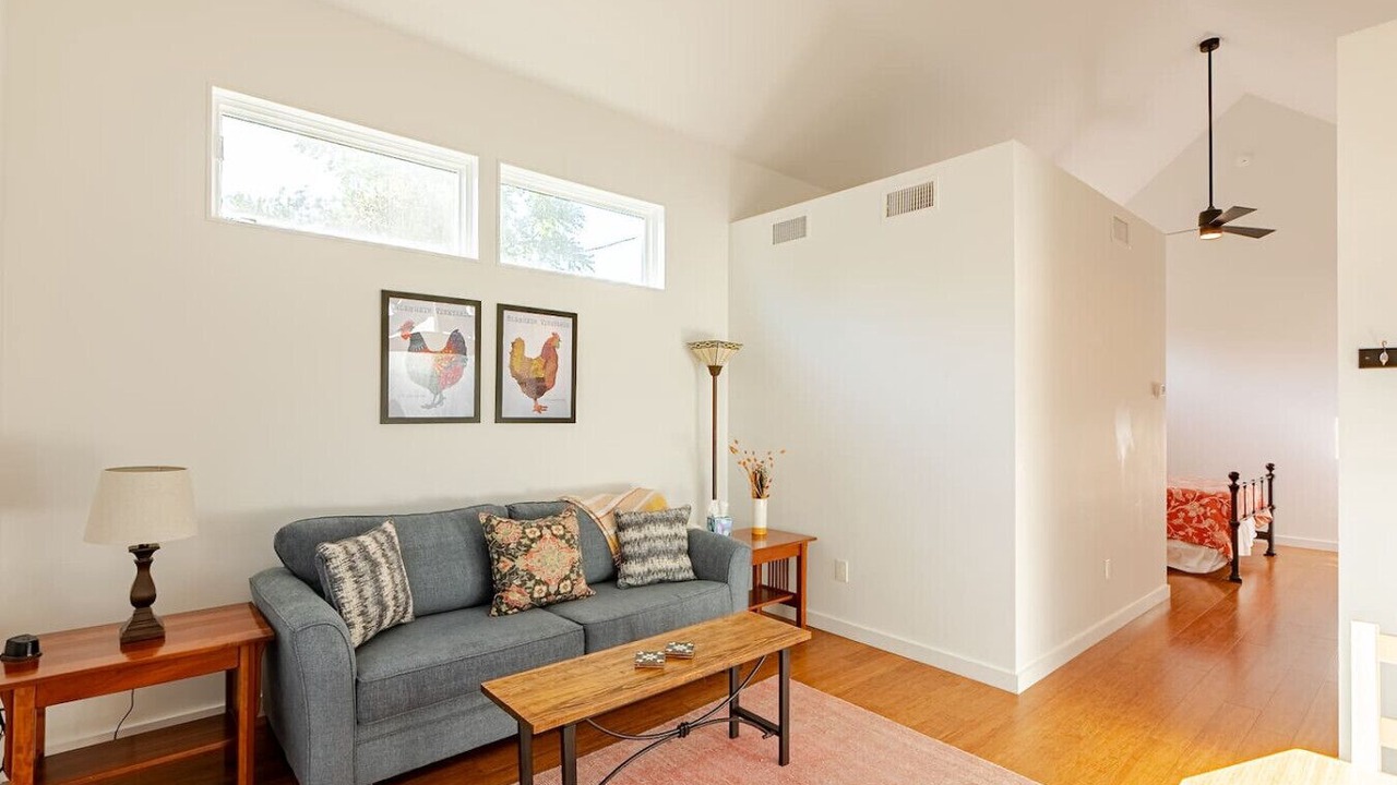 Photo of Livingroom in North Downtown