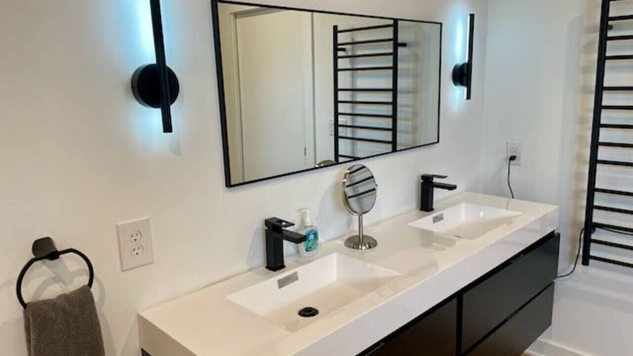 Photo of Bathroom in Woolen Mills