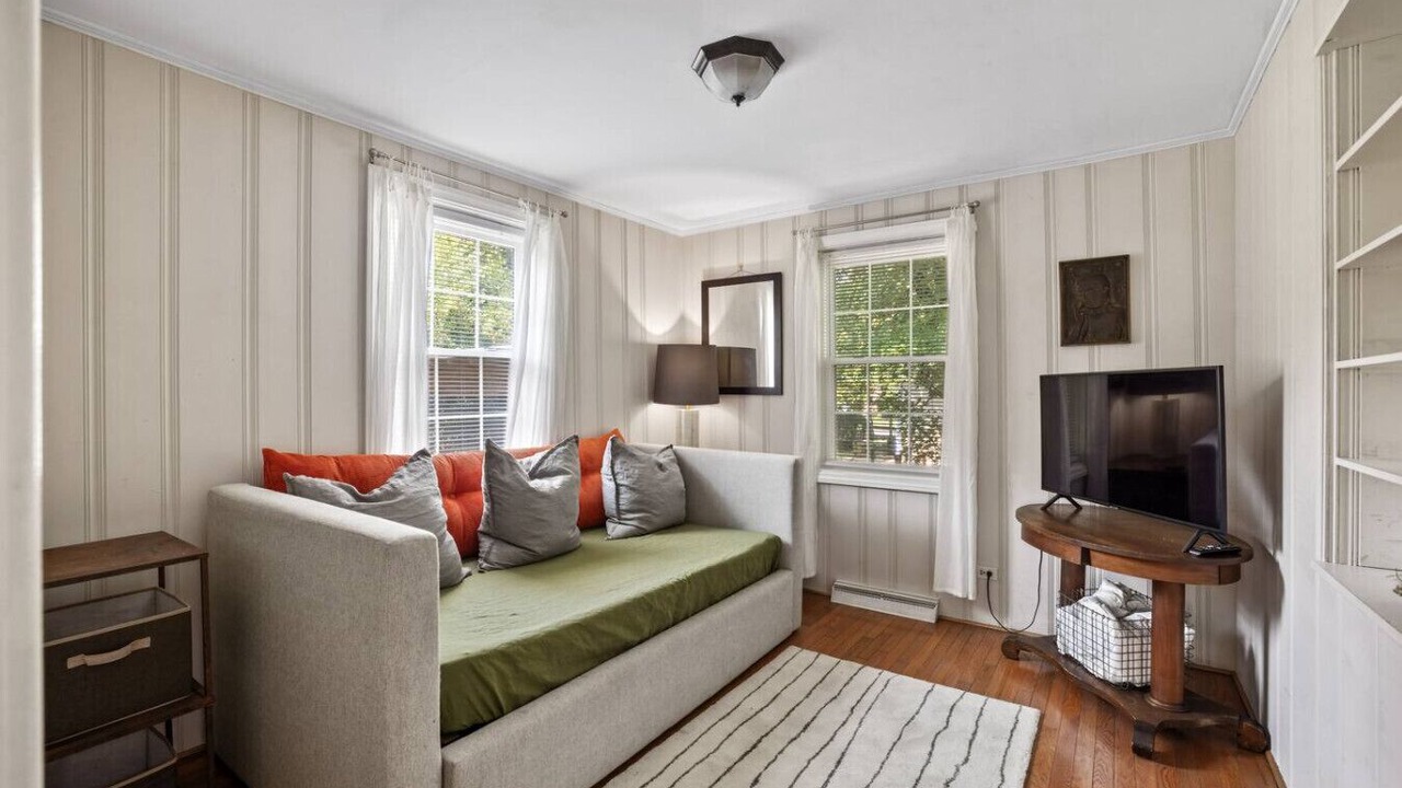 Photo of Livingroom in Woolen Mills