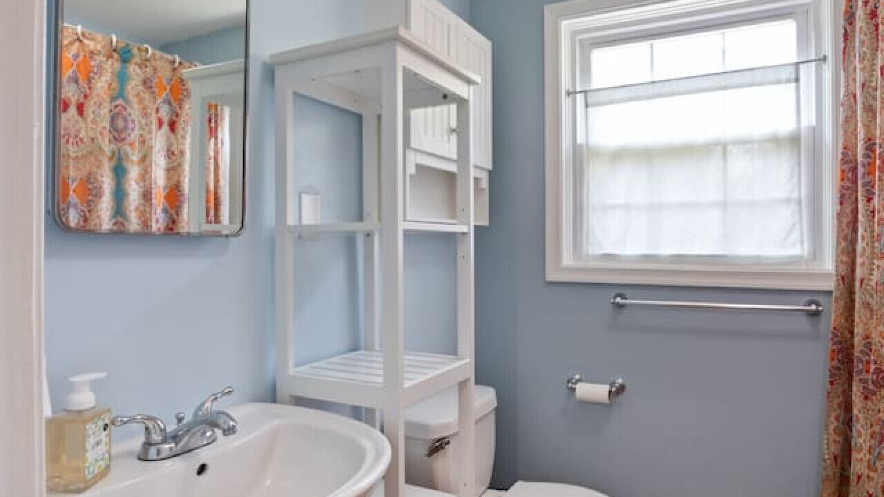 Photo of Bathroom in Woolen Mills