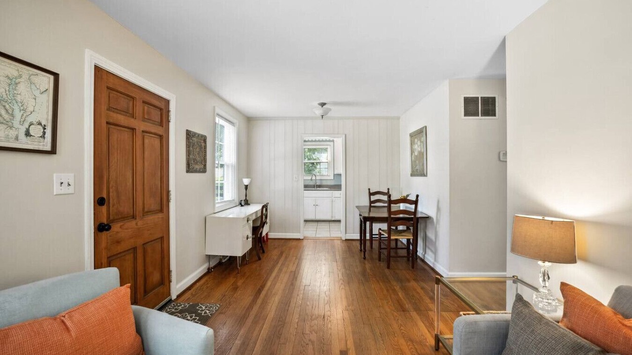 Photo of Livingroom in Woolen Mills