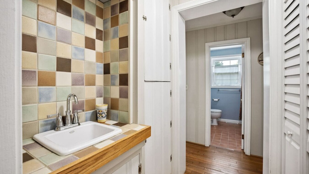 Photo of Bathroom in Woolen Mills