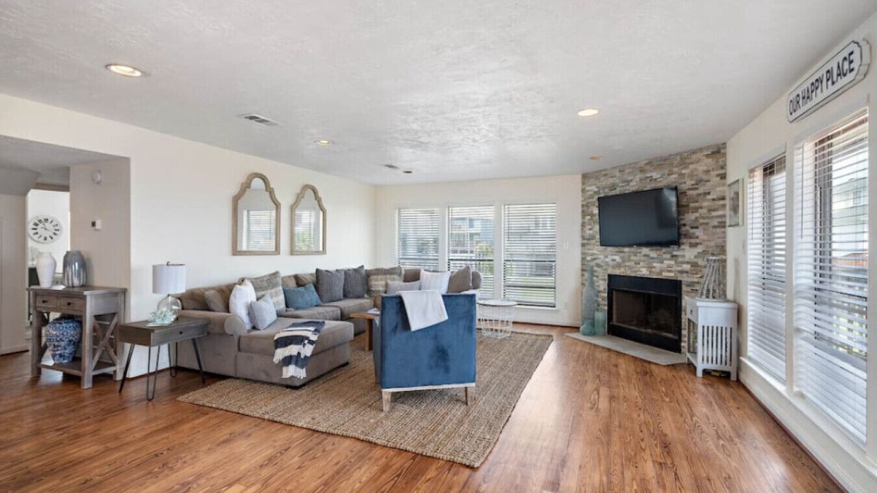 Photo of Bedroom in Pointe San Luis