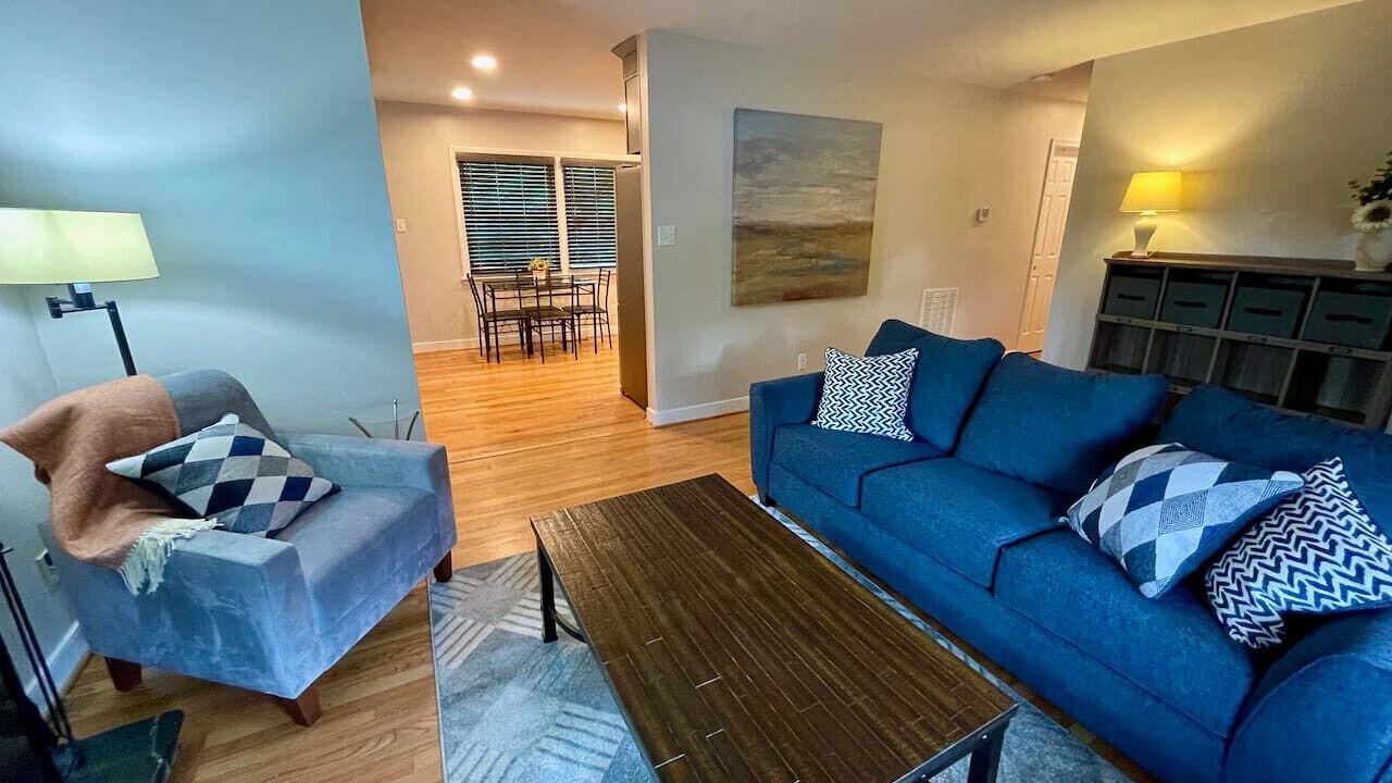 Photo of Livingroom in Locust Grove