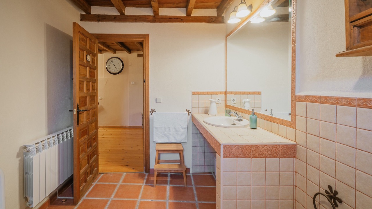 Photo of Bathroom in Duraton