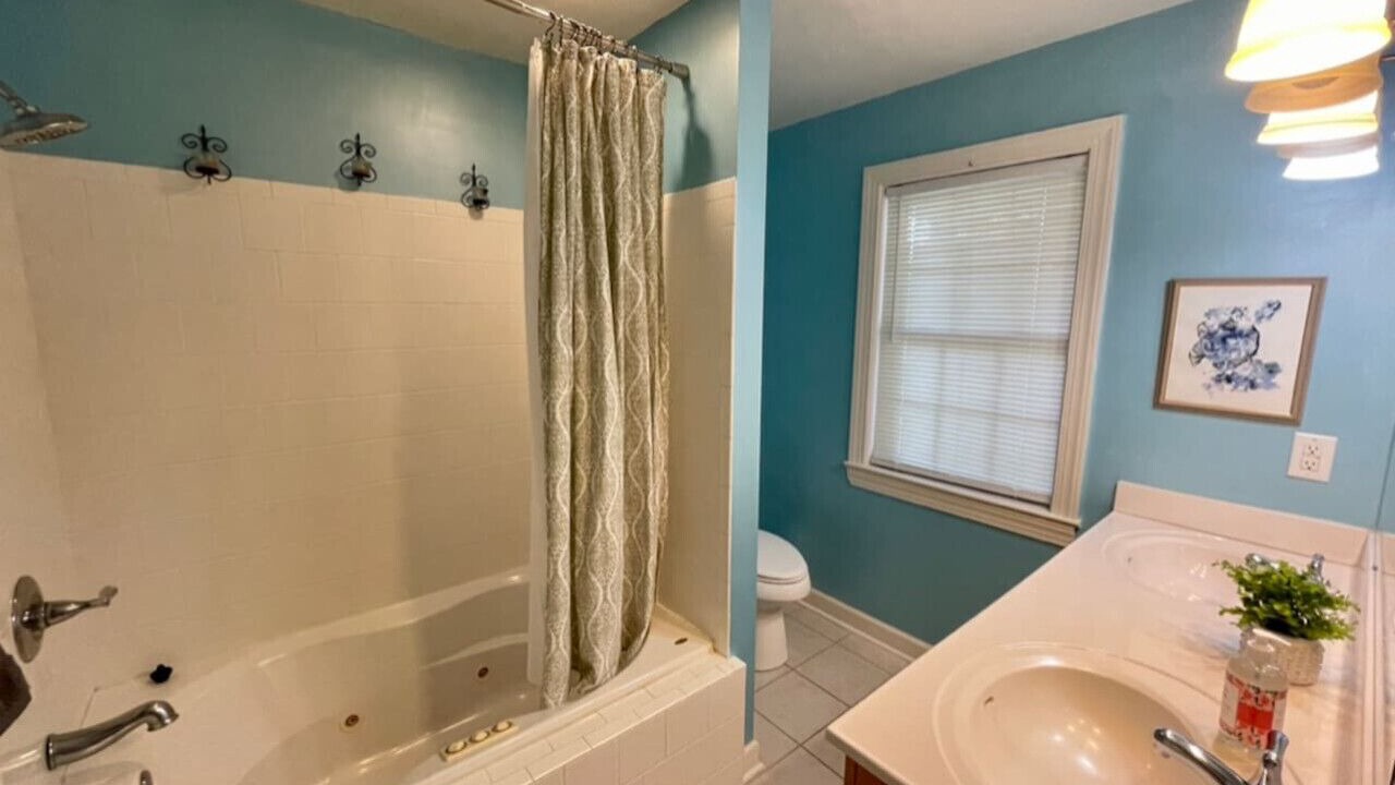 Photo of Bathroom in Venable
