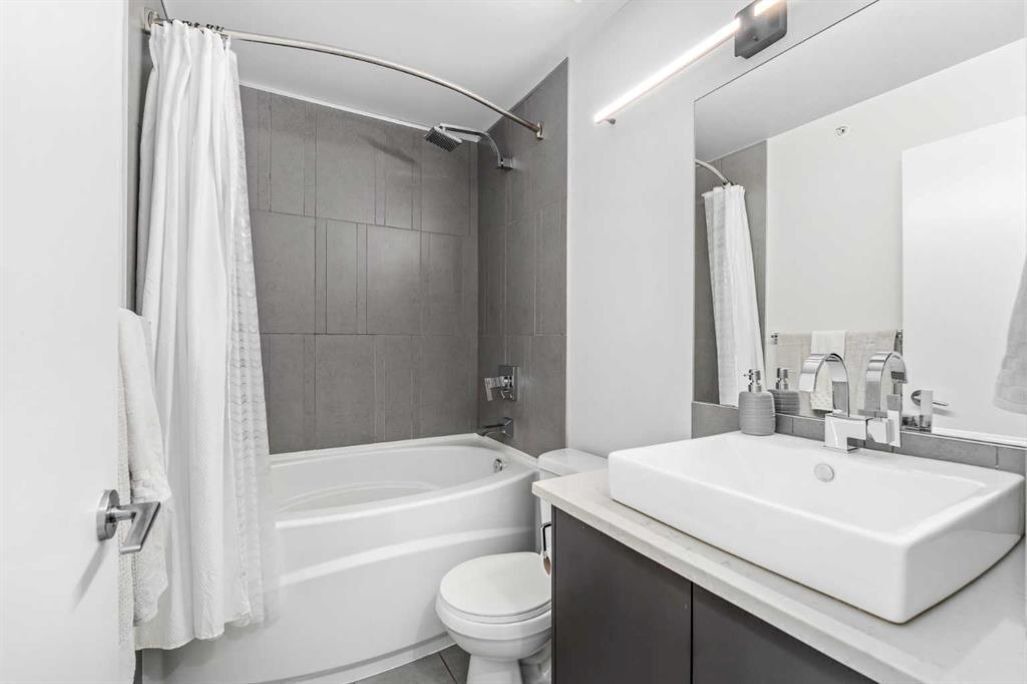 Photo of Bathroom in Crescent Heights
