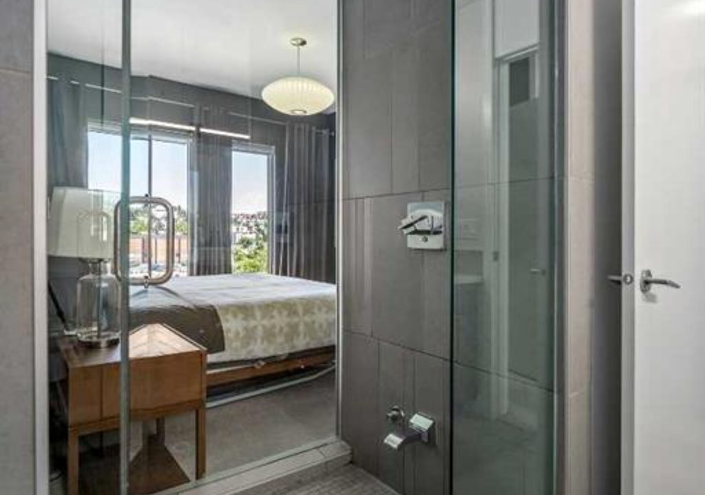 Photo of Bathroom in Crescent Heights