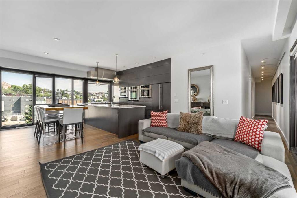 Photo of Livingroom in Crescent Heights