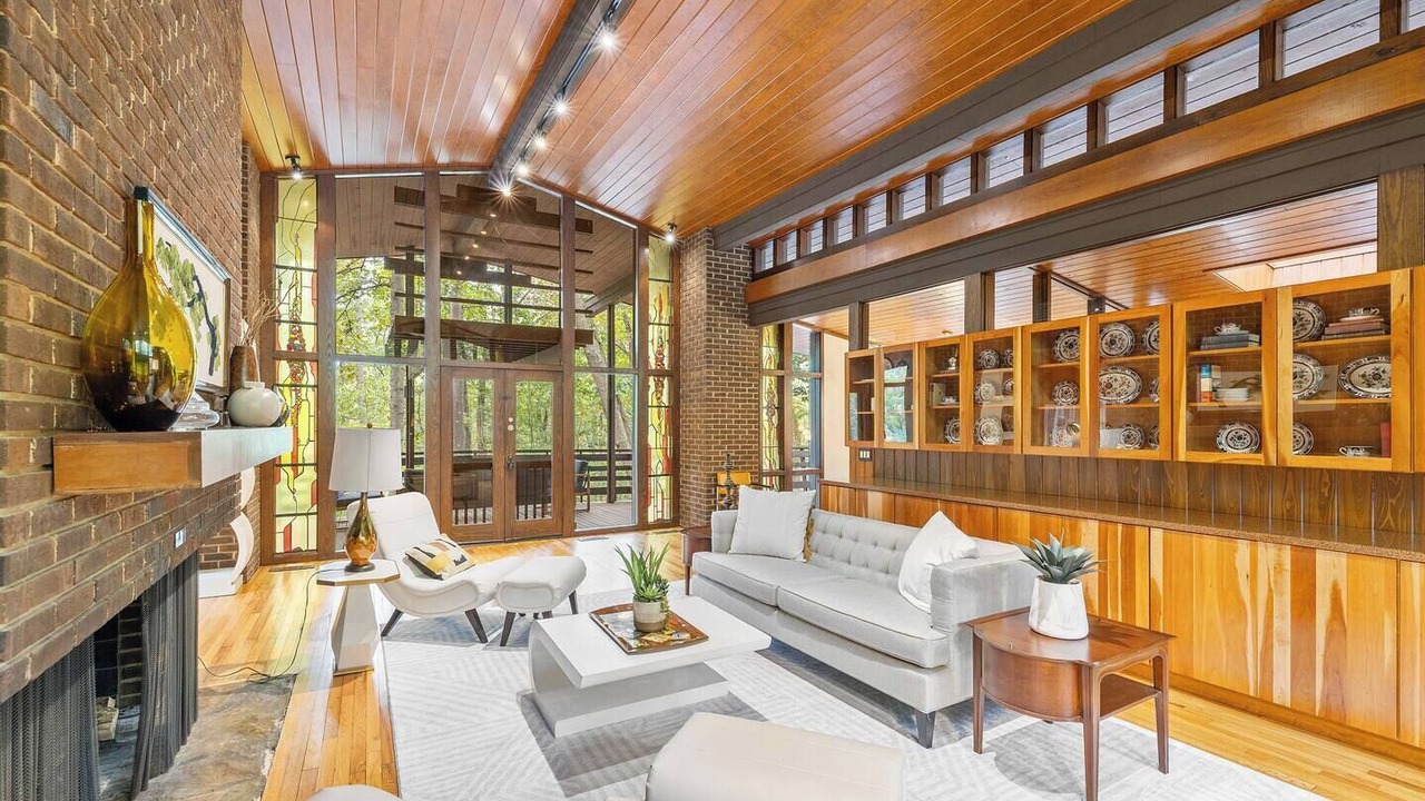 Photo of Livingroom in Chapel Hill