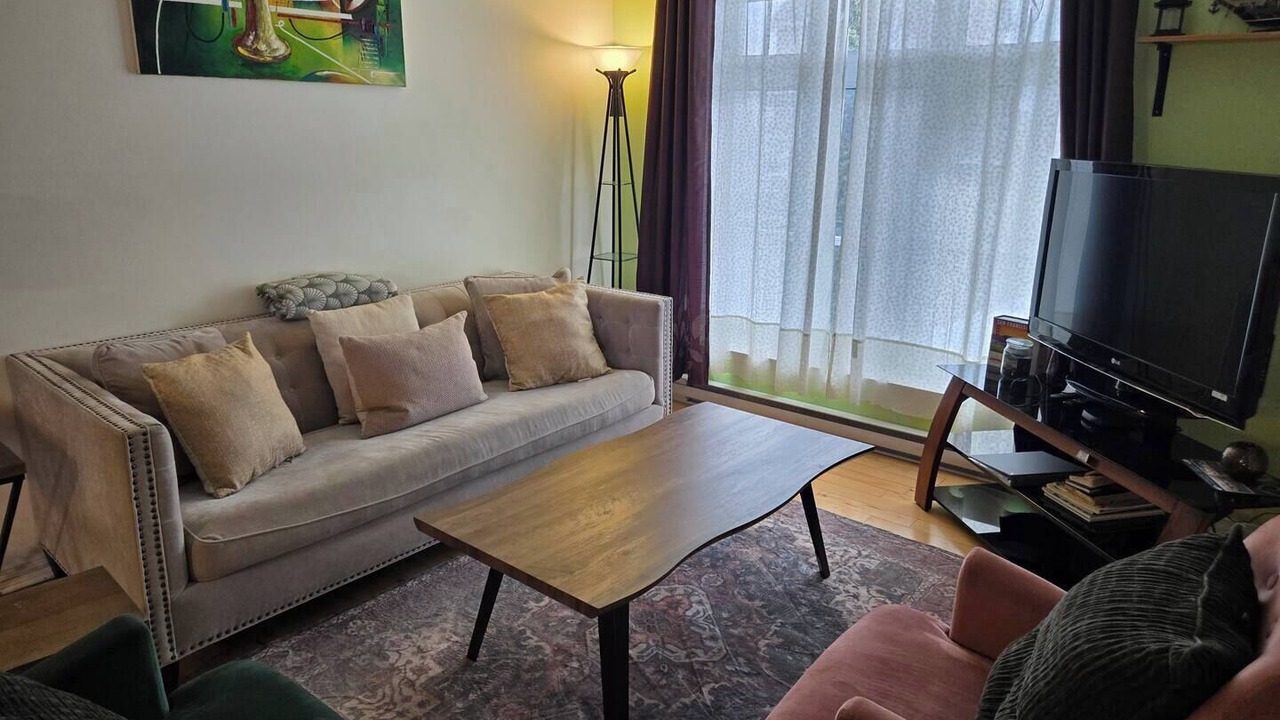 Photo of Livingroom in Vaudreuil