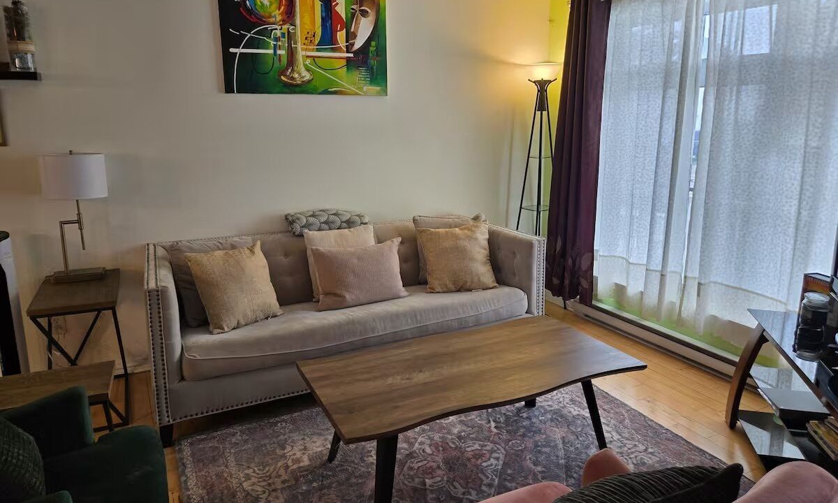 Photo of Livingroom in Vaudreuil