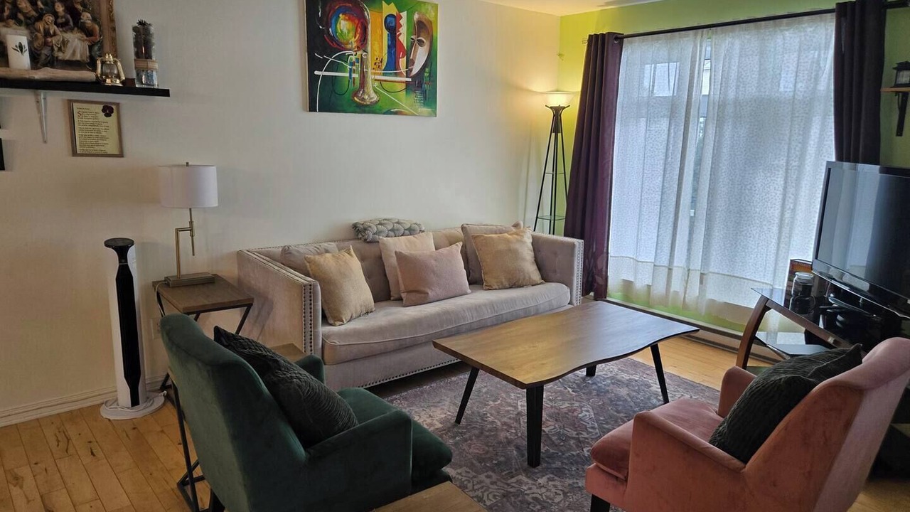 Photo of Livingroom in Vaudreuil