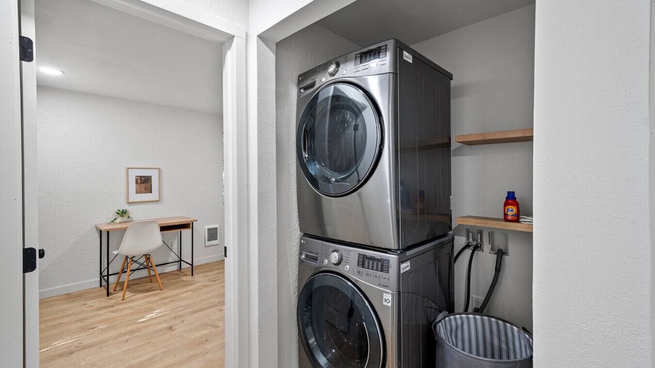 Photo of Others in Everett