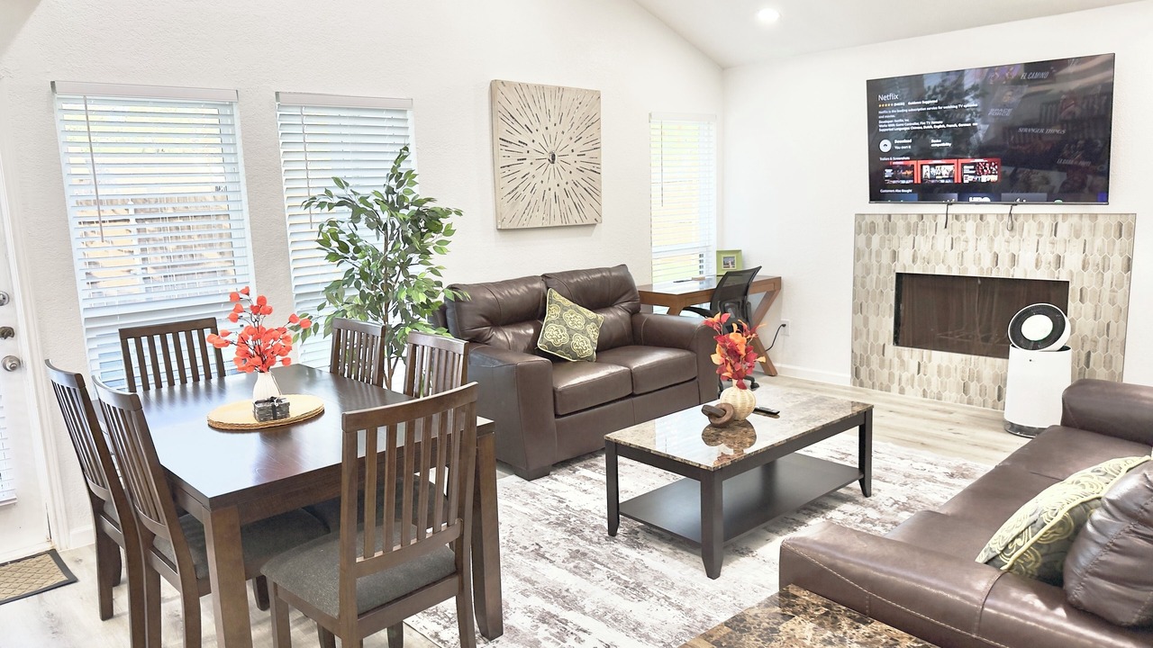 Photo of Livingroom in West Arlington