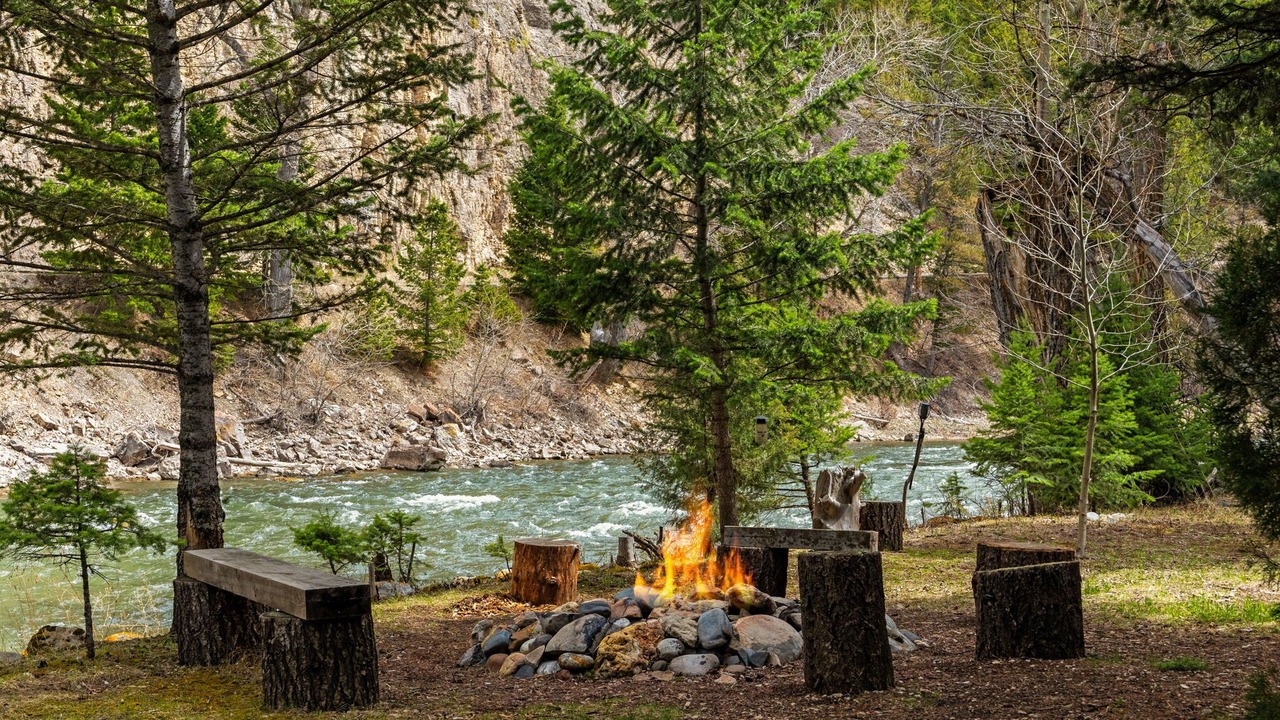 Photo of Livingroom in Gallatin Gateway