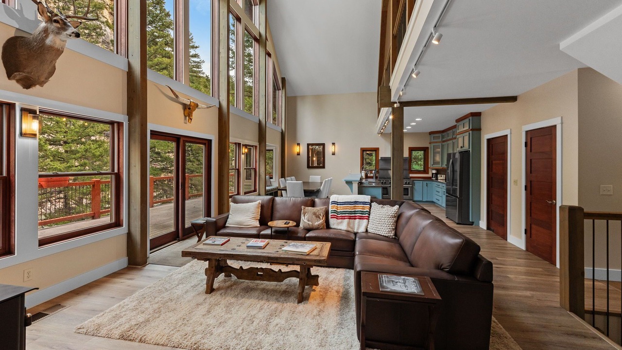 Photo of Livingroom in Gallatin Gateway