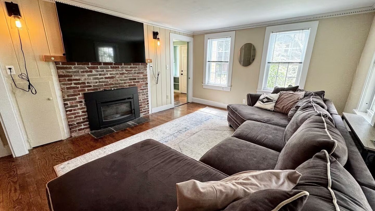 Photo of Livingroom in Amherst