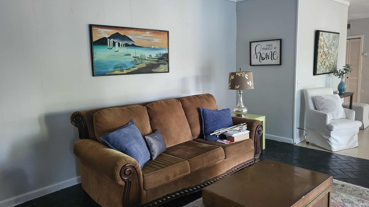 Photo of Livingroom in Monroe