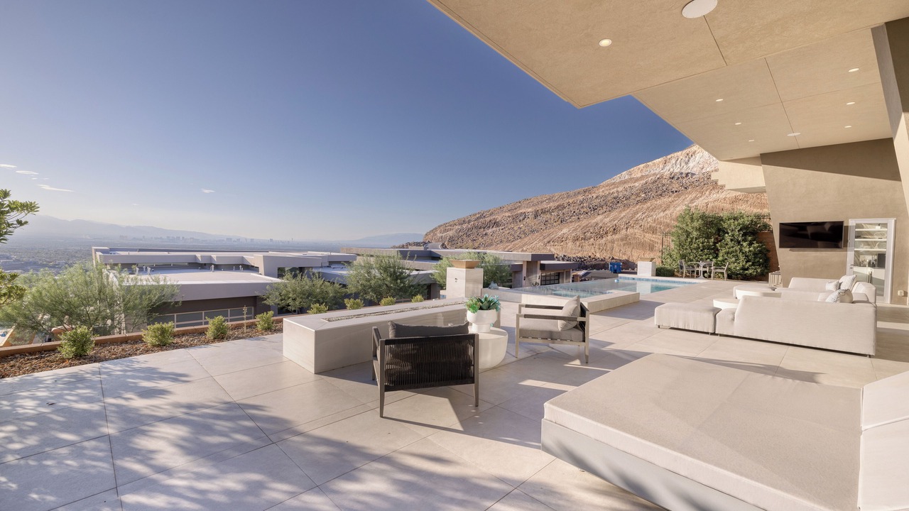 Photo of Patio Balcony in MacDonald Highlands